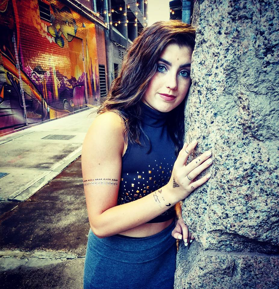 Urban Alley Lean